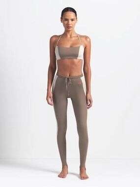 Nike Skims bra and leggings set never worn!